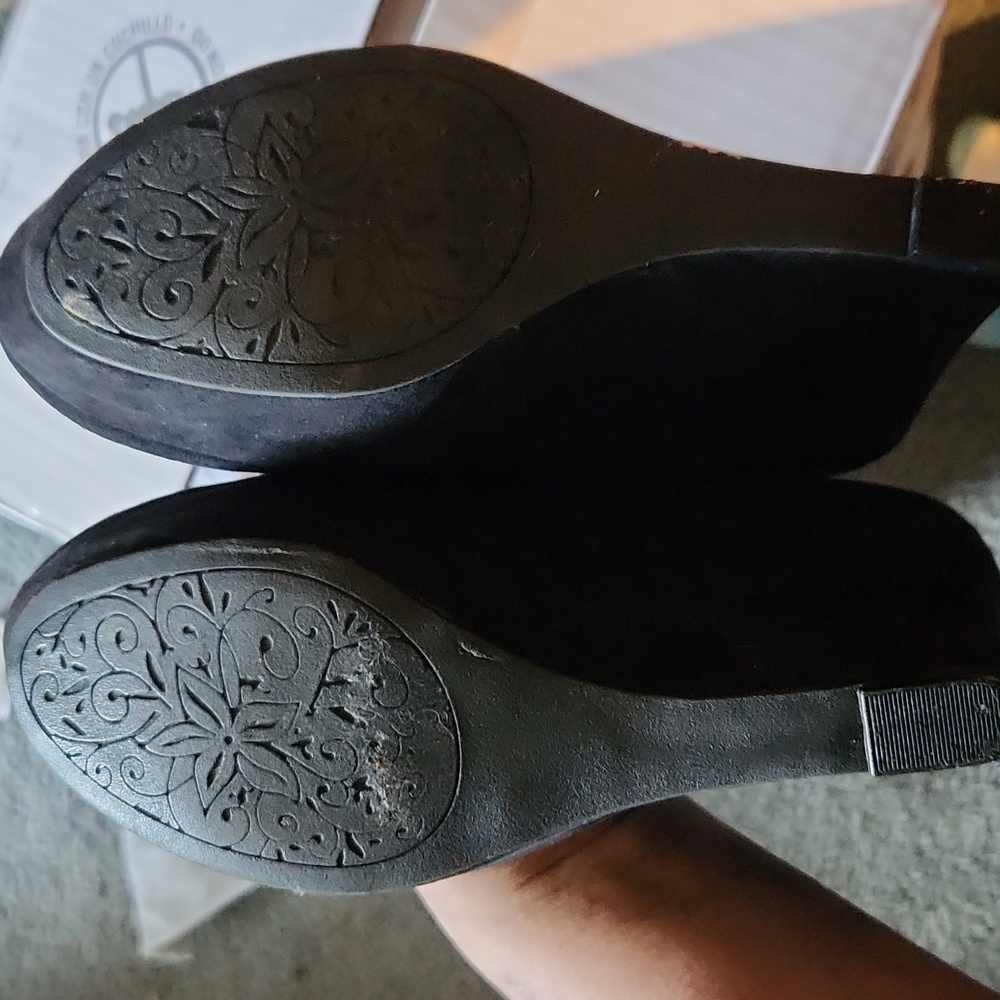 Black wedge heels Size 7 - Picture 4 of 7